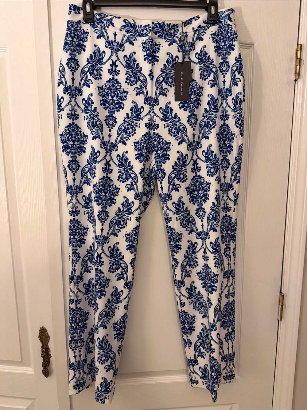 Elie Tahari Runway Collection Blue and White Damask Print Pants. Size 16 NWT